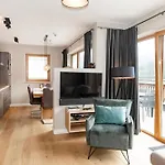 Prázdninový areál Alpine Estate - *