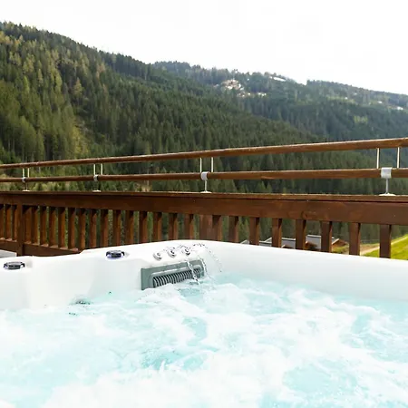 Alpine Estate - פארק נופש *